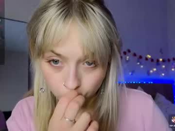Lavenderlav Chaturbate stream image from March 20, 2025