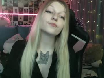 Rolly_Pearl Chaturbate stream image from March 20, 2025