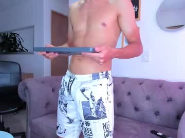 Daniroux Chaturbate stream image from March 20, 2025