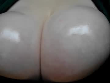 Lillyclair Chaturbate stream image from March 20, 2025