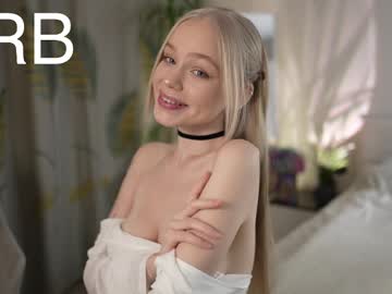 Anntourage Chaturbate stream image from March 20, 2025