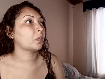 Catelynliss Chaturbate stream image from March 20, 2025