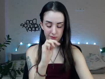 Emilylayer Chaturbate stream image from March 20, 2025