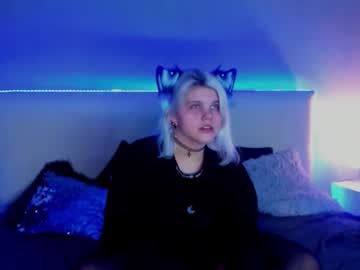 Joannlowe Chaturbate stream image from March 20, 2025