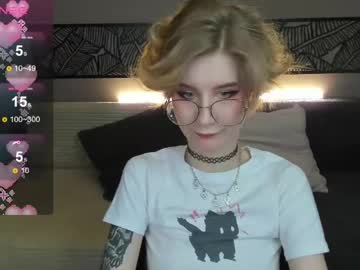 Julescrown Chaturbate stream image from March 21, 2025