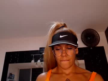Sexyycutedoll Chaturbate stream image from March 21, 2025