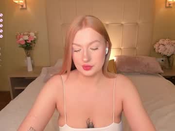 Hollyylee Chaturbate stream image from March 21, 2025