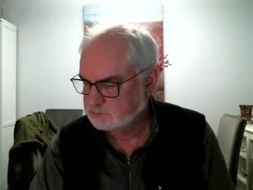 Loop102 Chaturbate stream image from March 21, 2025