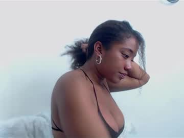 Queenalya_ Chaturbate stream image from March 21, 2025