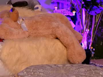 Haileycoles Chaturbate stream image from March 21, 2025