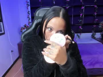 Sweelanna Chaturbate stream image from March 21, 2025
