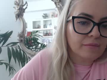Isabelle___ Chaturbate stream image from March 21, 2025