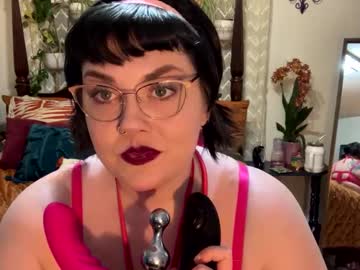 Joanhollawhat Chaturbate stream image from March 21, 2025