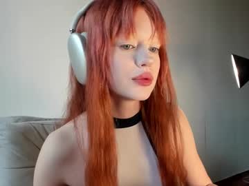 Mollycodle Chaturbate stream image from March 21, 2025