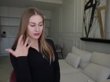 Mistressuniverse Chaturbate stream image from March 21, 2025
