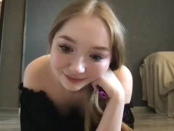 Moonlit_Miragee Chaturbate stream image from March 21, 2025