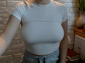Kiranightlyxo Chaturbate stream image from March 21, 2025