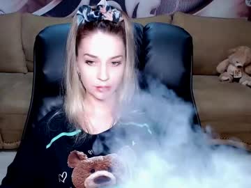 Lovellymalina Chaturbate stream image from March 21, 2025