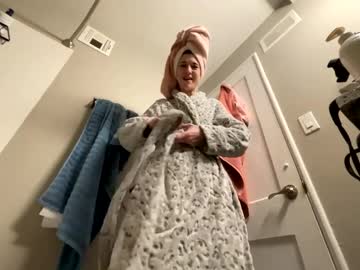 Bluebloodednorsewitch Chaturbate stream image from March 21, 2025
