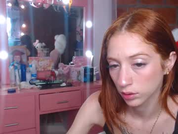 Hellosaraa Chaturbate stream image from March 21, 2025