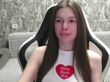 Honeyynancyy Chaturbate stream image from March 21, 2025