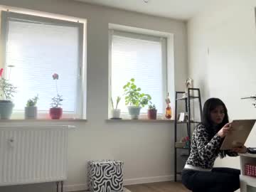 Lavyniaa Chaturbate stream image from March 21, 2025
