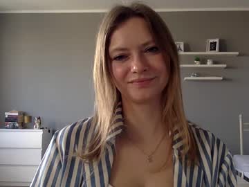 Lux_Millie Chaturbate stream image from March 21, 2025