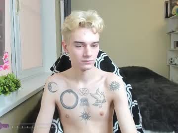 Avegothy Chaturbate stream image from March 21, 2025