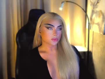 Queenarthalia Chaturbate stream image from March 21, 2025