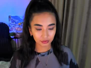 Worldofkim Chaturbate stream image from March 21, 2025