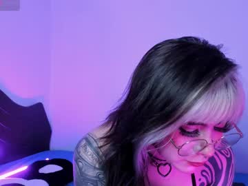 Hallucigenia_Sparza Chaturbate stream image from March 21, 2025