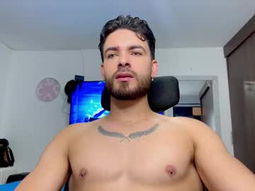 Maxtowers Chaturbate stream image from March 21, 2025
