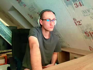 Q304 Chaturbate stream image from March 21, 2025