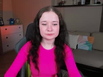 Skinymi Chaturbate stream image from March 21, 2025