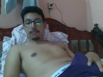 Angelmontt Chaturbate stream image from March 21, 2025