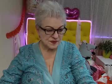 Kaylesmoll Chaturbate stream image from March 21, 2025