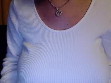 Angellina69shine Chaturbate stream image from March 21, 2025