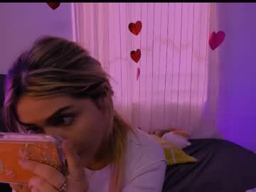 Blondie_Queen_18 Chaturbate stream image from March 21, 2025