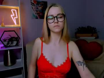 Mary_Mooore Chaturbate stream image from March 21, 2025