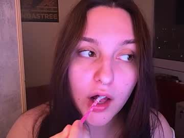 Wievin Chaturbate stream image from March 21, 2025
