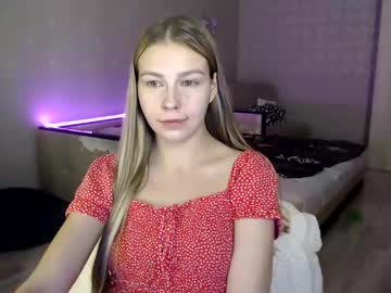 Molli_And_Tom Chaturbate stream image from March 22, 2025