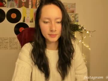 Bella__W Chaturbate stream image from March 22, 2025