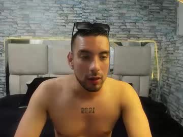 Bluntt25 Chaturbate stream image from March 22, 2025