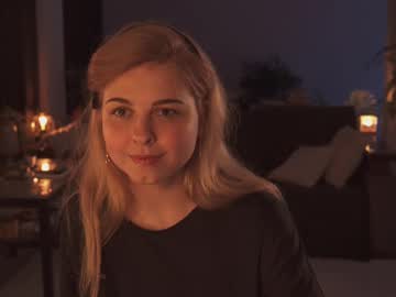 Hannasthesia Chaturbate stream image from March 22, 2025