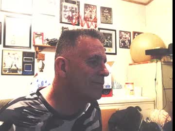 Dwinmontana Chaturbate stream image from March 22, 2025