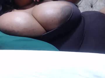 Gianttitts Chaturbate stream image from March 22, 2025