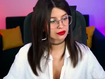 Nicolemoonn Chaturbate stream image from March 22, 2025