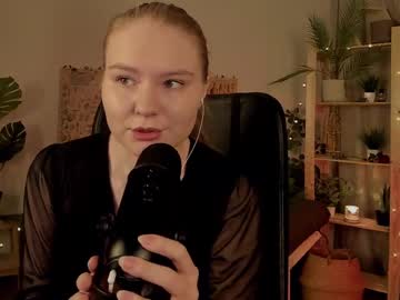 Valerieviolette Chaturbate stream image from March 22, 2025