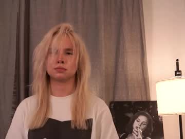Maureengrundy Chaturbate stream image from March 22, 2025