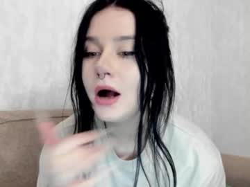 Alinegreeeen Chaturbate stream image from March 22, 2025